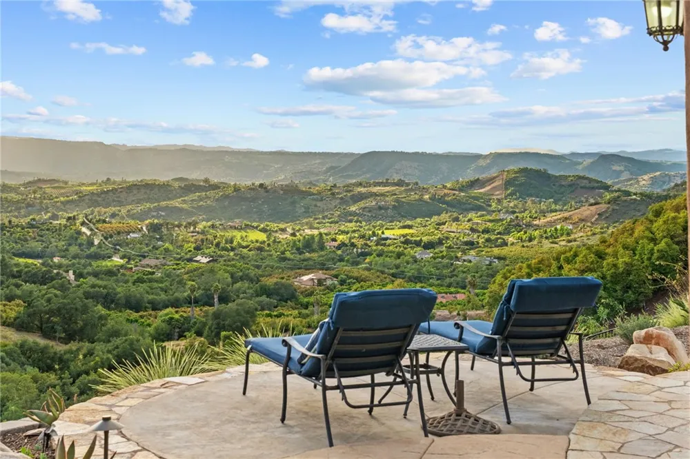46480 Via Vaquero Temecula, CA 92590