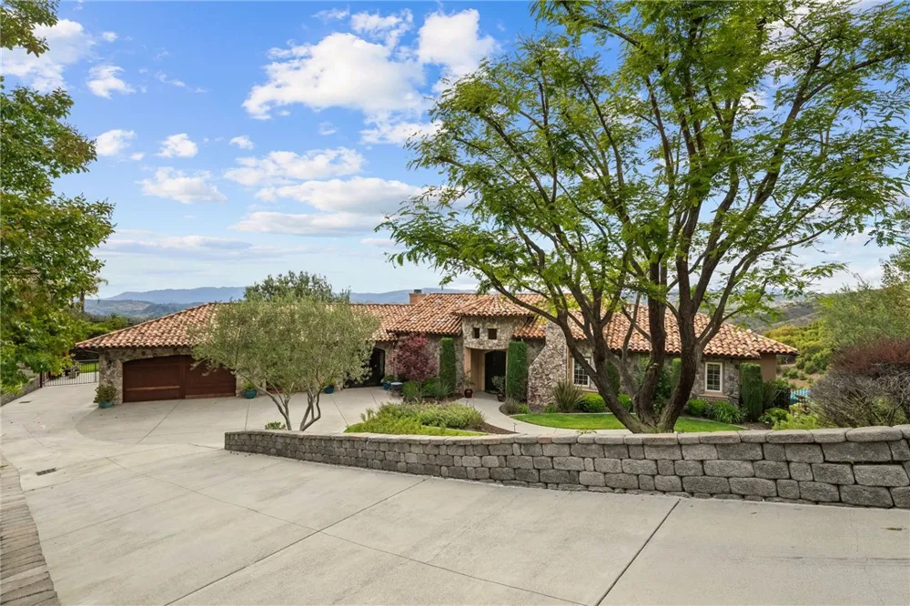 46480 Via Vaquero Temecula, CA 92590