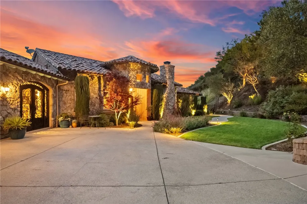 46480 Via Vaquero Temecula, CA 92590