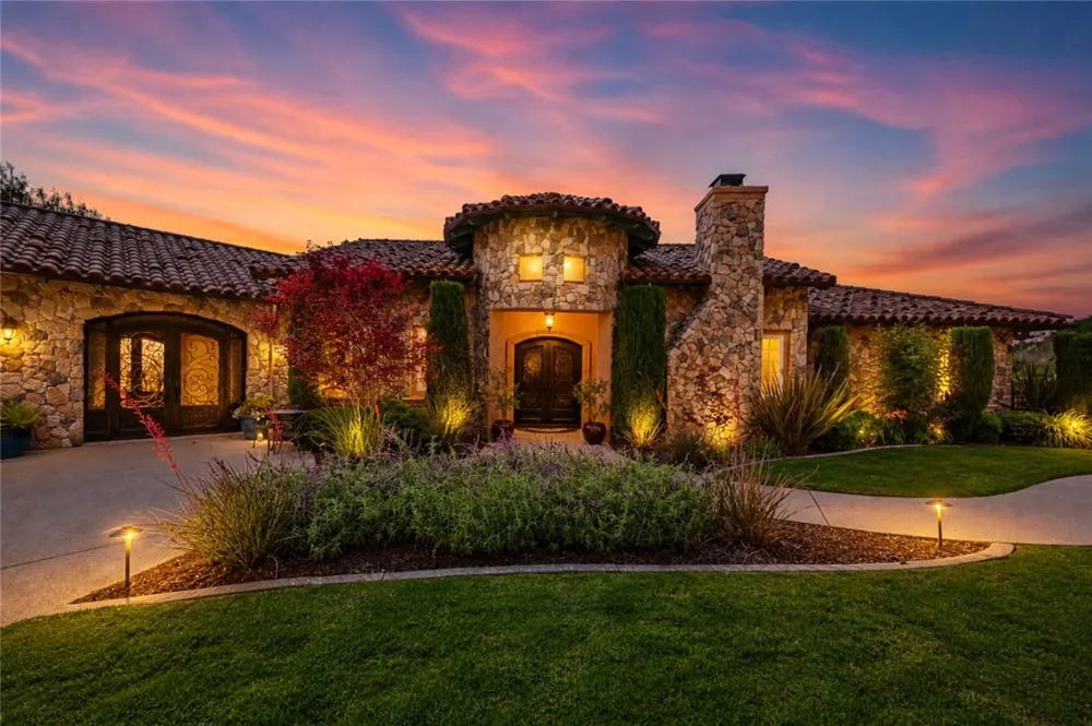 46480 Via Vaquero Temecula, CA 92590
