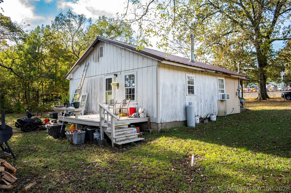 464220 E 888 ROAD Stilwell, OK 74960
