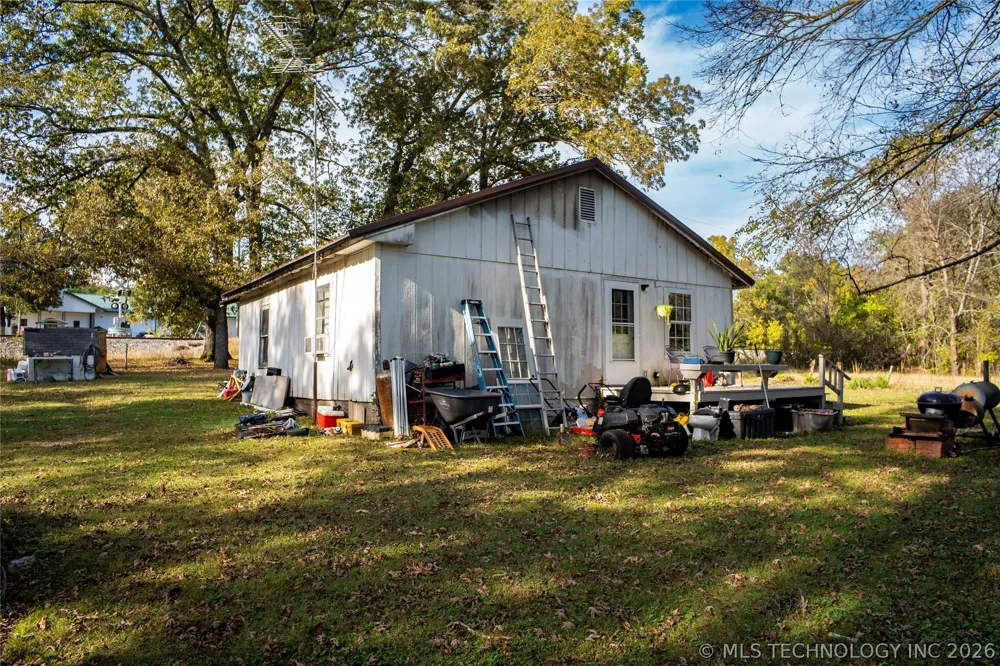 464220 E 888 ROAD Stilwell, OK 74960