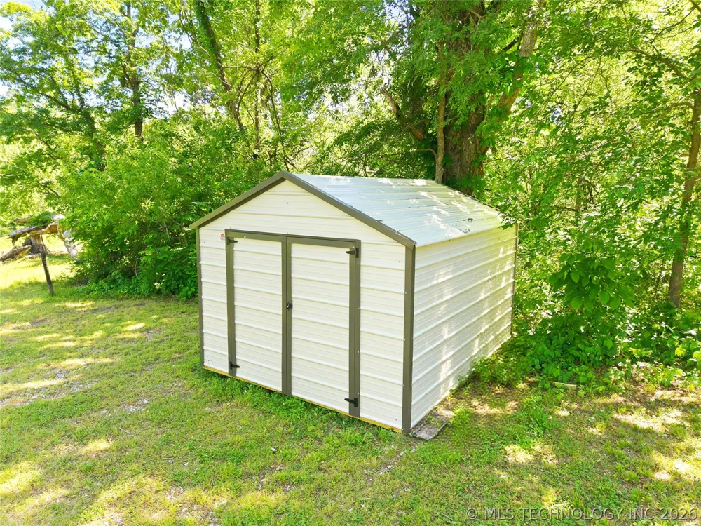 464220 E 888 ROAD Stilwell, OK 74960