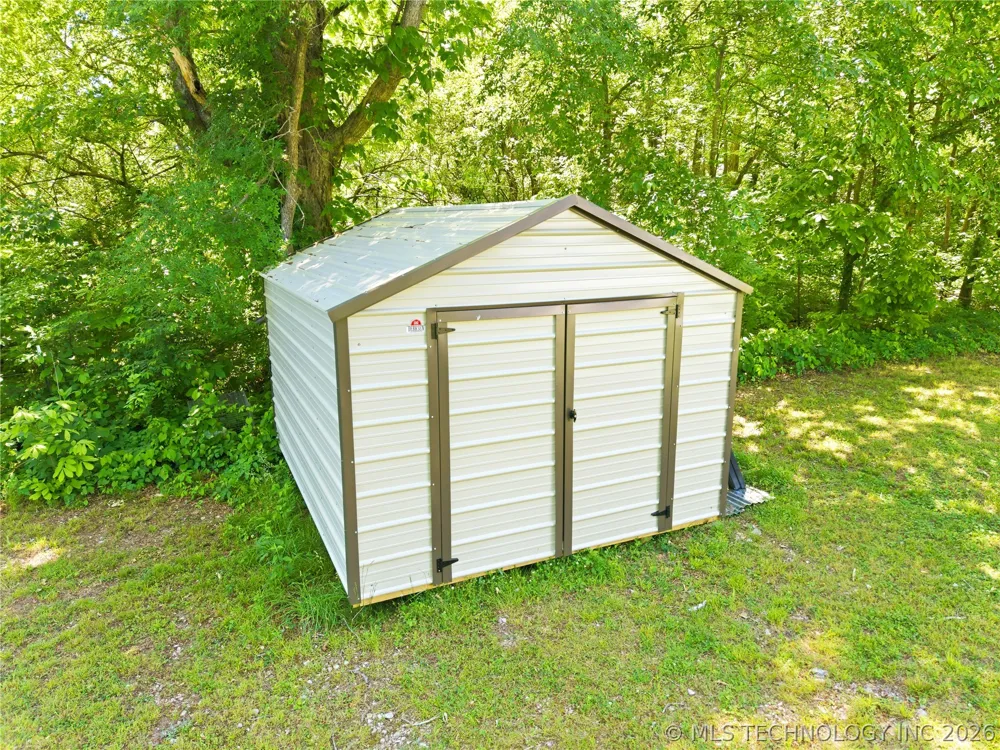 464220 E 888 ROAD Stilwell, OK 74960