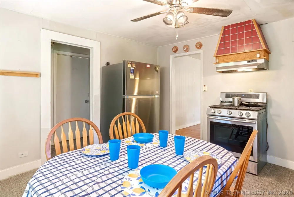 464220 E 888 ROAD Stilwell, OK 74960
