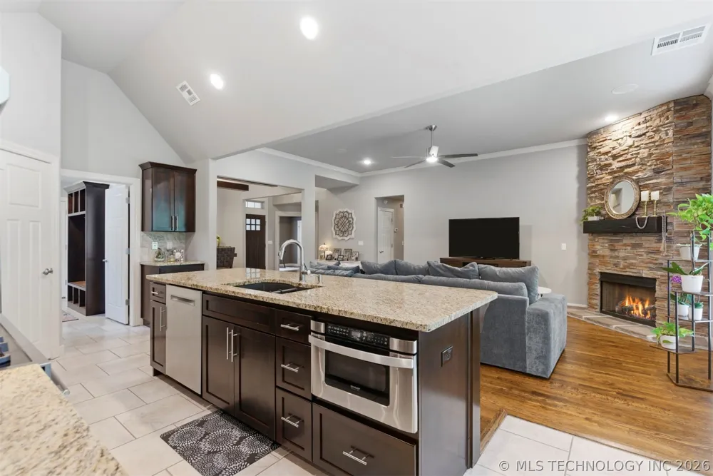 11008 S Sycamore Street Jenks, OK 74037