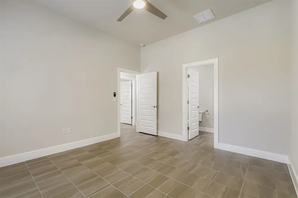 2500 American Drive #B Lago Vista, TX 78645