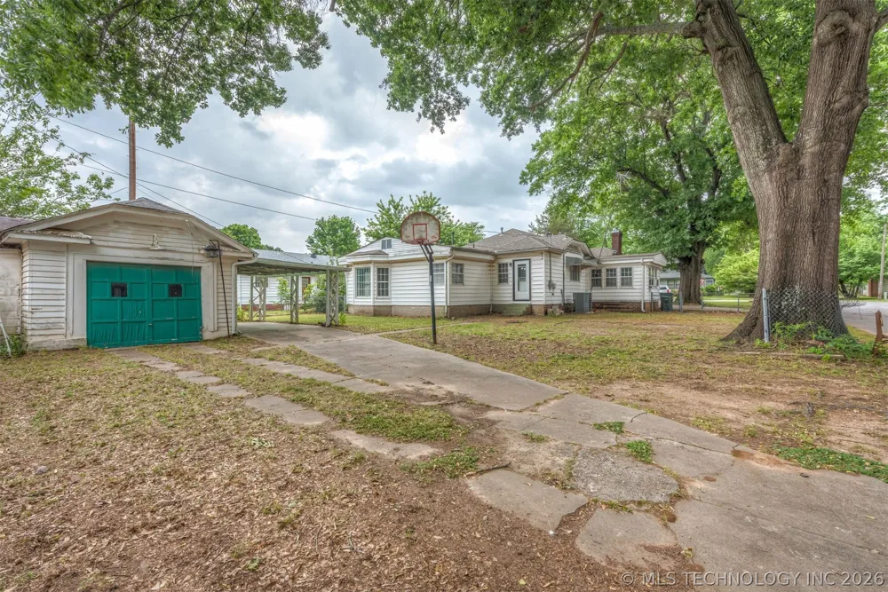 1901 E 9th Street Okmulgee, OK 74447