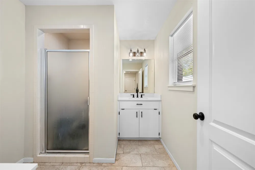 312 Holcombe Drive Lexington, TX 78947