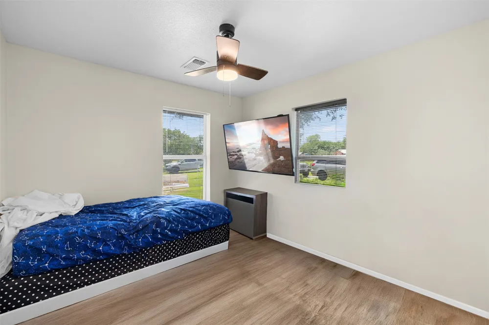 312 Holcombe Drive Lexington, TX 78947