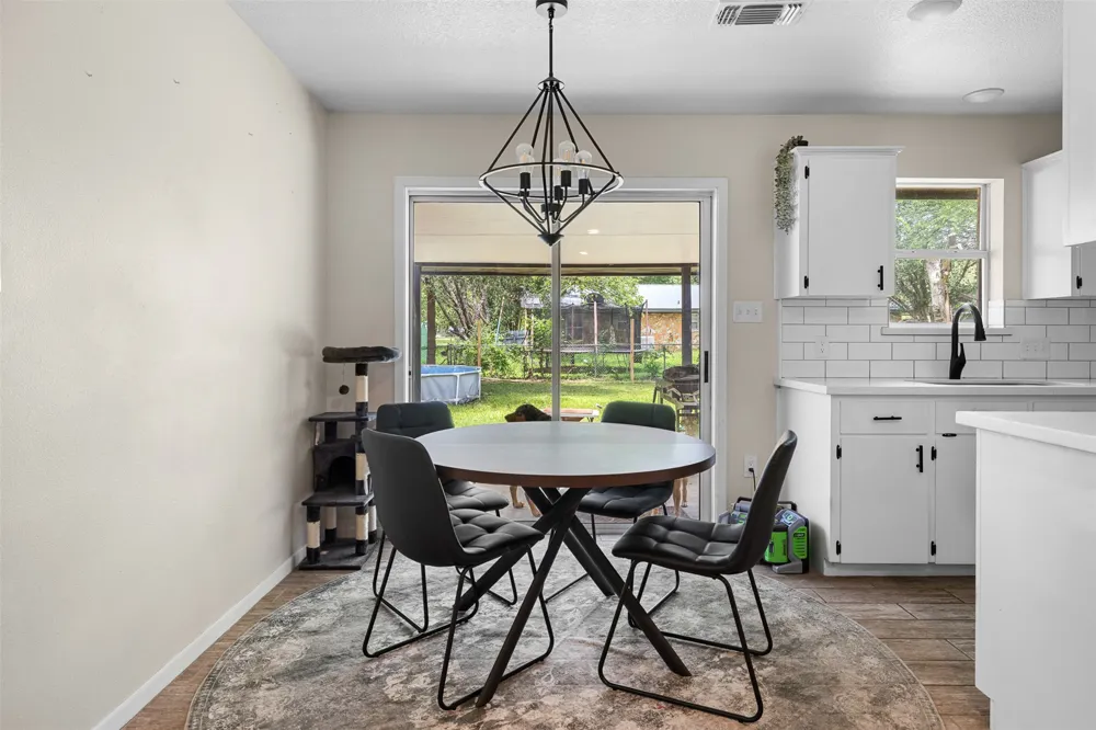 312 Holcombe Drive Lexington, TX 78947