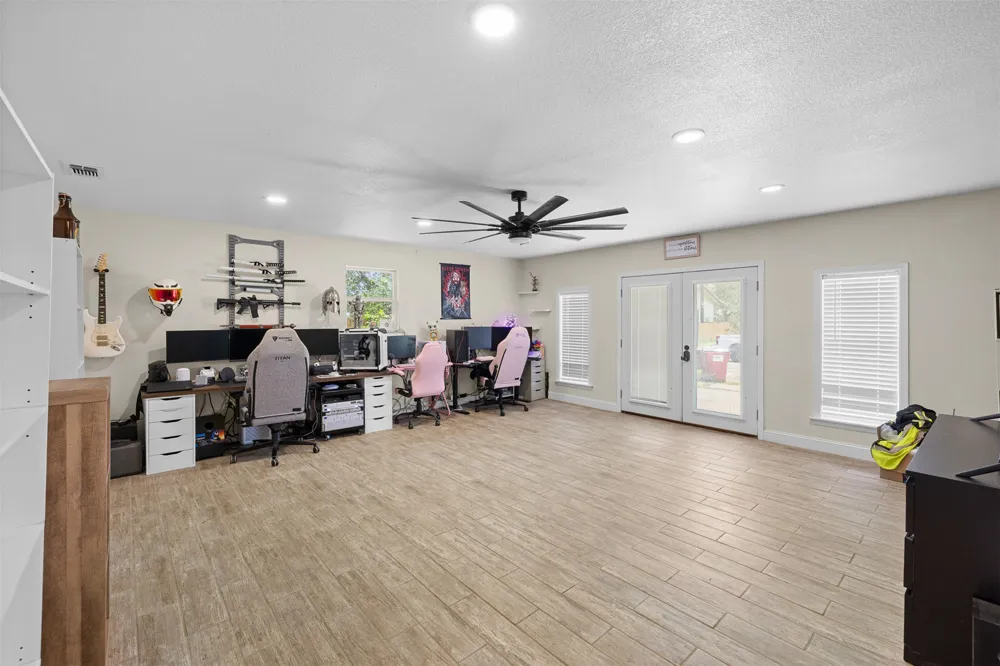 312 Holcombe Drive Lexington, TX 78947