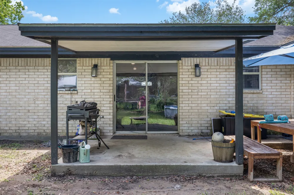 312 Holcombe Drive Lexington, TX 78947