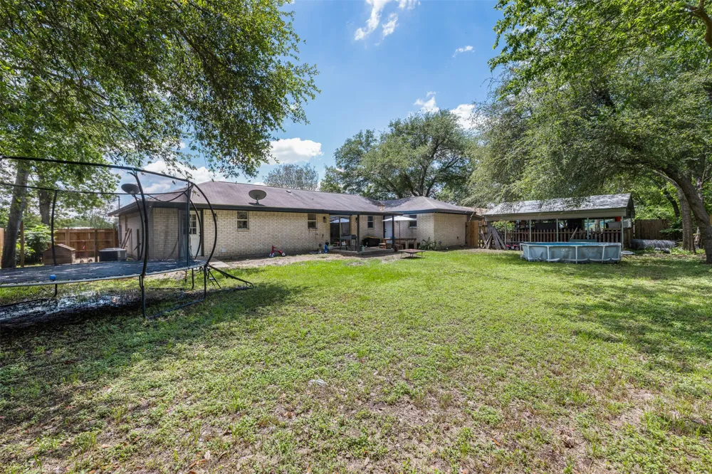 312 Holcombe Drive Lexington, TX 78947