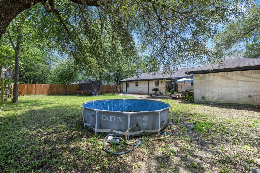 312 Holcombe Drive Lexington, TX 78947