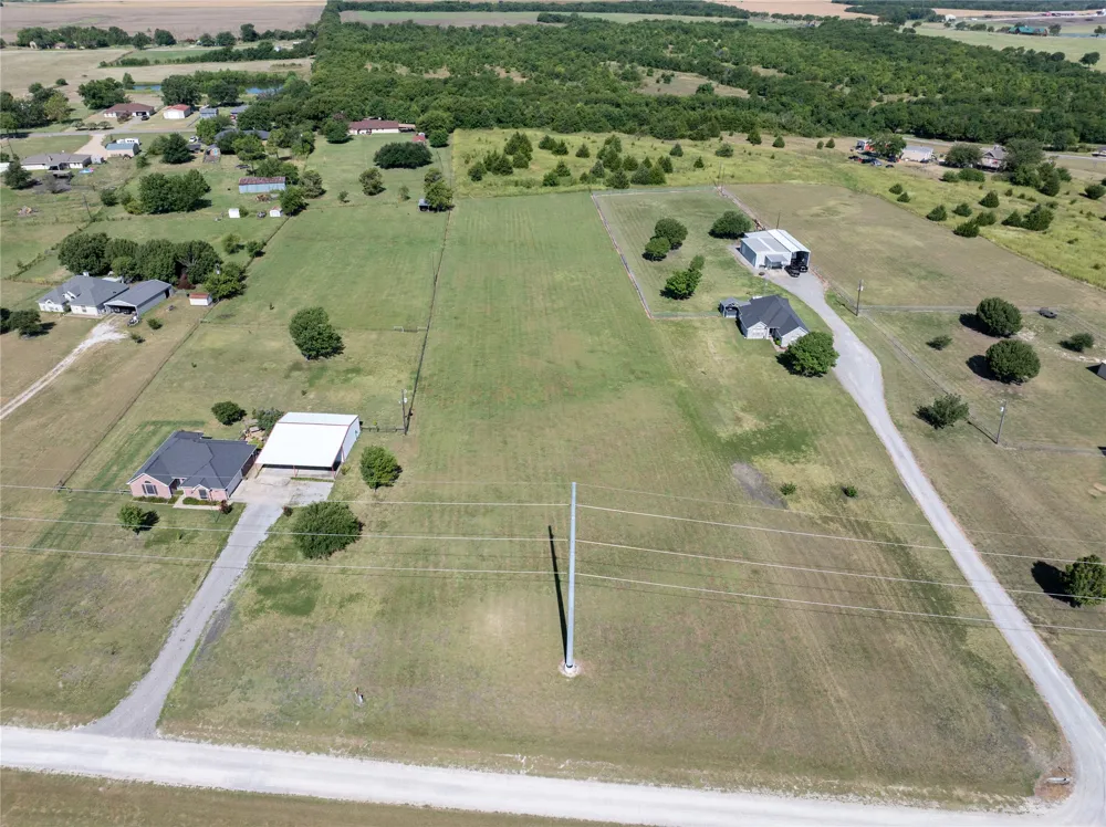 MIDWAY ACRES DRIVE Howe, TX 75459