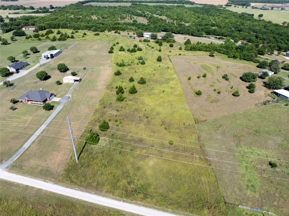 MIDWAY ACRES DRIVE Howe, TX 75459