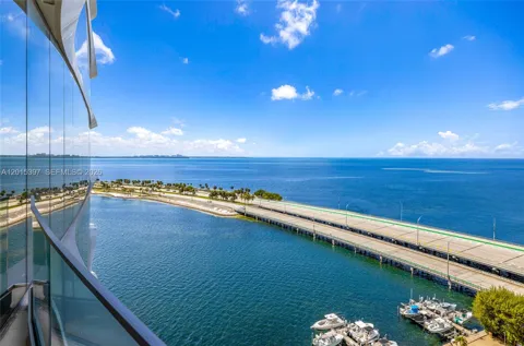 175 SE 25 Road #1203