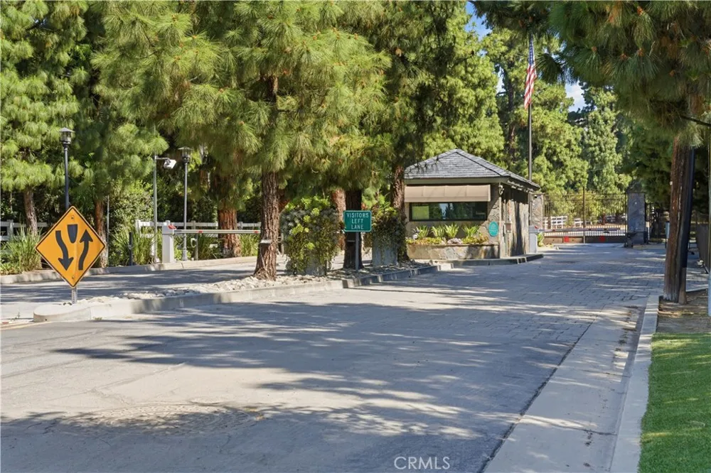 10801 Oakdale Chatsworth, CA 91311