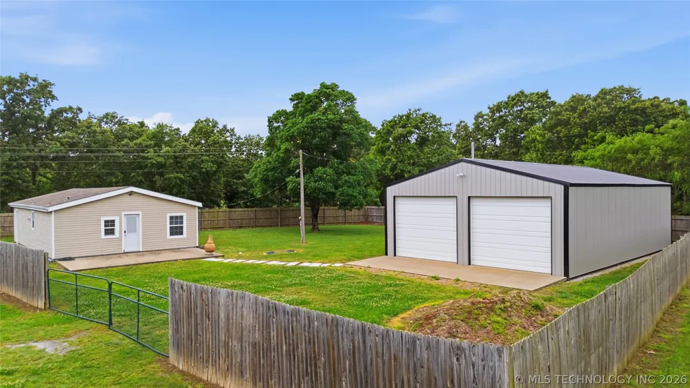 111 W Leonard Street Jay, OK 74346