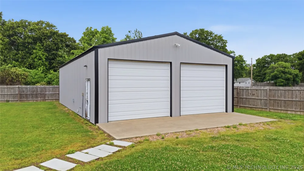 111 W Leonard Street Jay, OK 74346