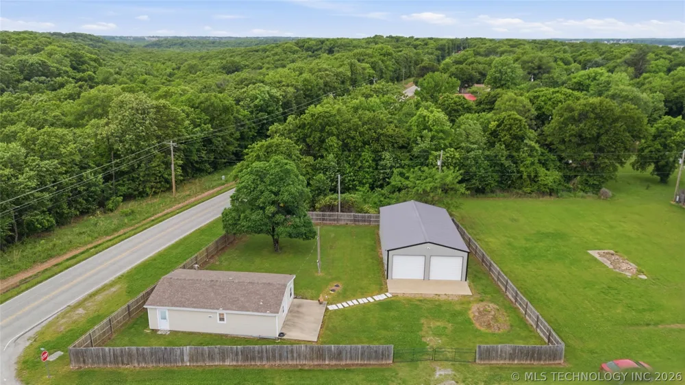 111 W Leonard Street Jay, OK 74346