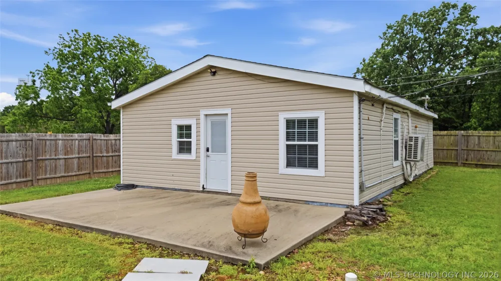 111 W Leonard Street Jay, OK 74346