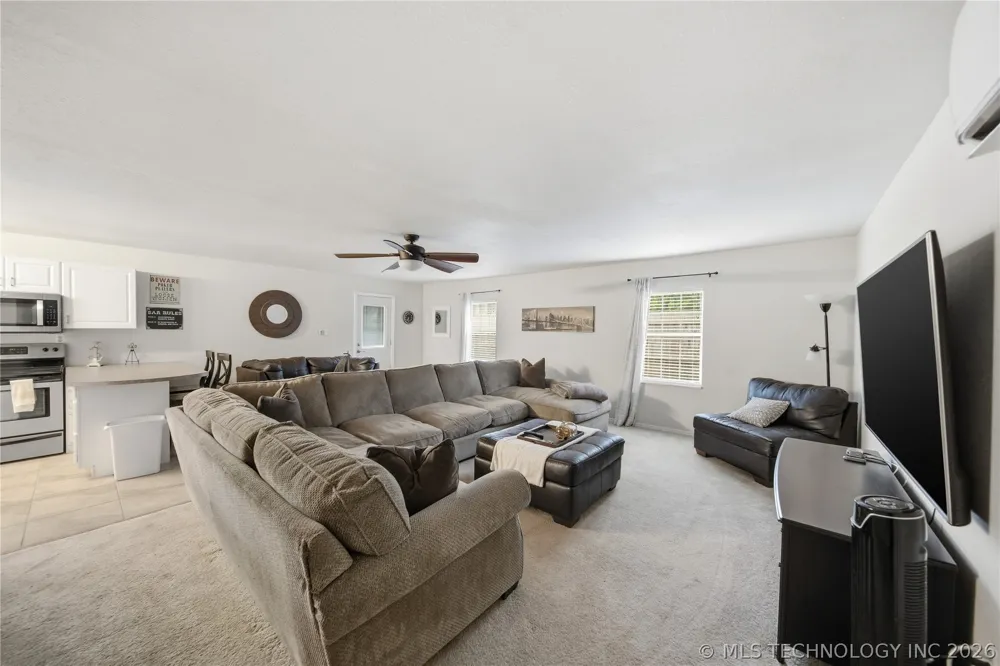 111 W Leonard Street Jay, OK 74346