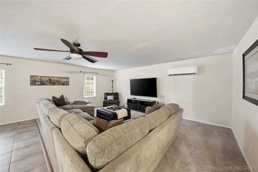 111 W Leonard Street Jay, OK 74346