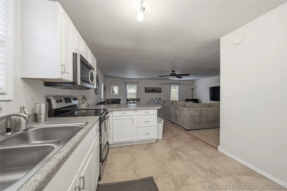 111 W Leonard Street Jay, OK 74346