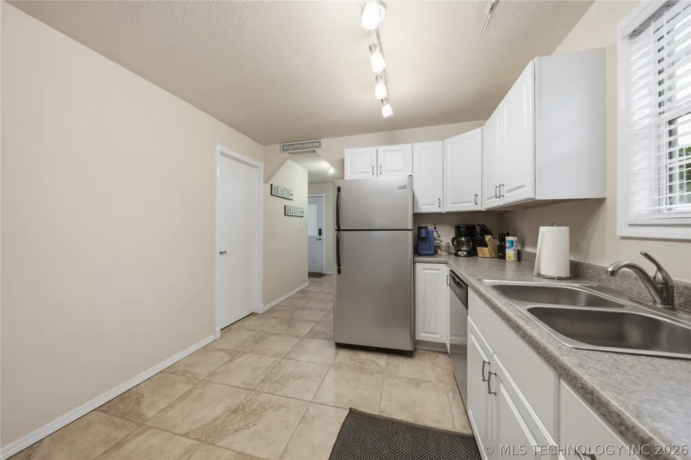 111 W Leonard Street Jay, OK 74346