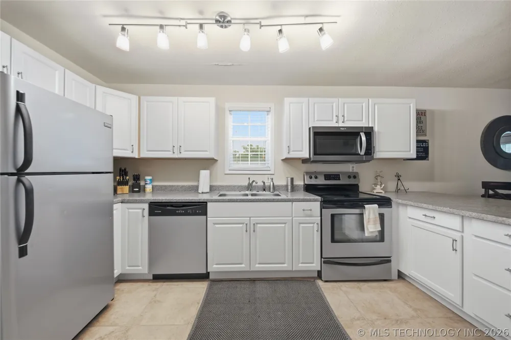 111 W Leonard Street Jay, OK 74346
