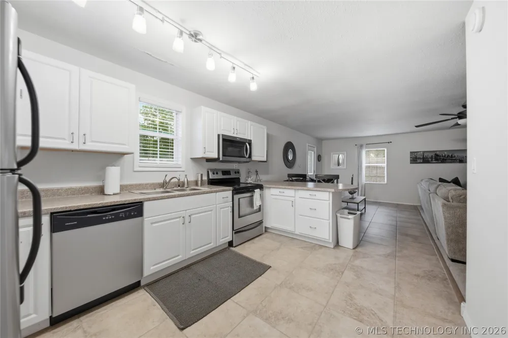 111 W Leonard Street Jay, OK 74346