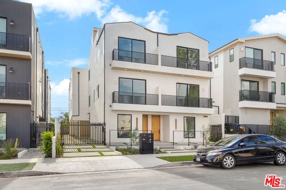 5317 Ben Avenue Valley Village, CA 91607