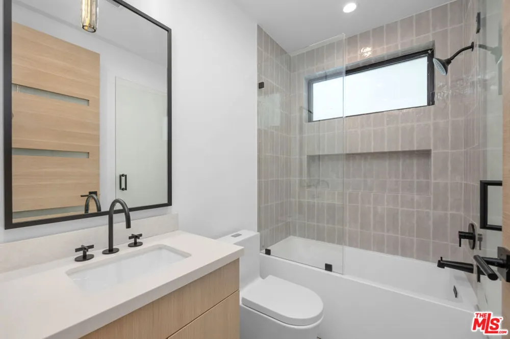 5317 Ben Avenue Valley Village, CA 91607