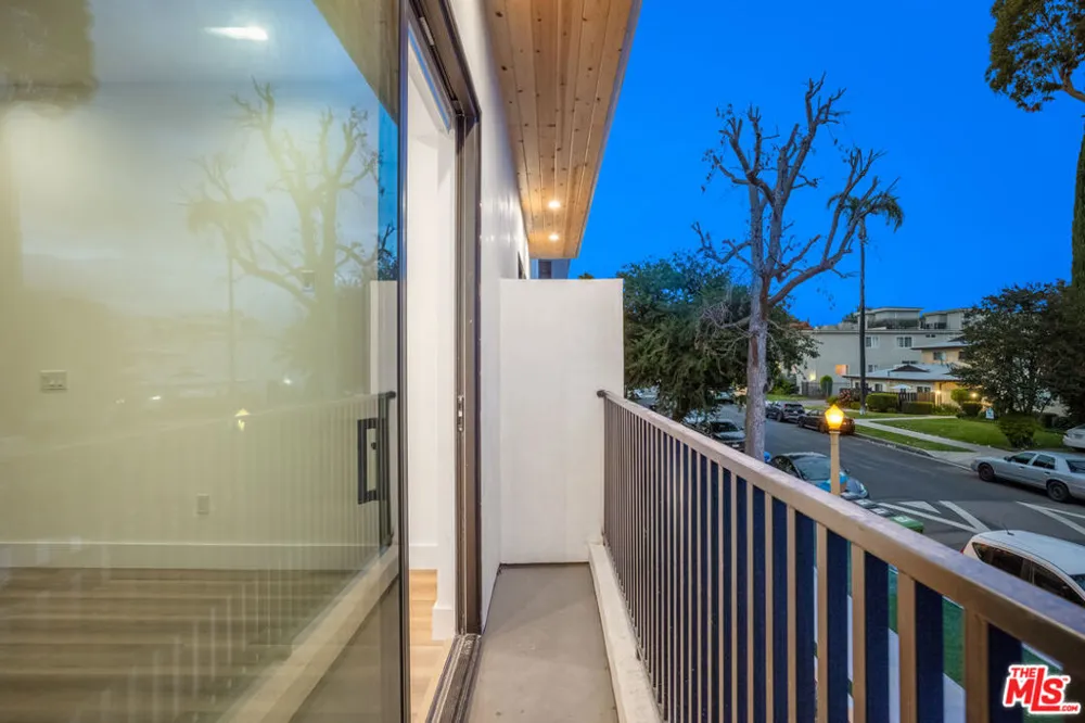 5317 Ben Avenue Valley Village, CA 91607