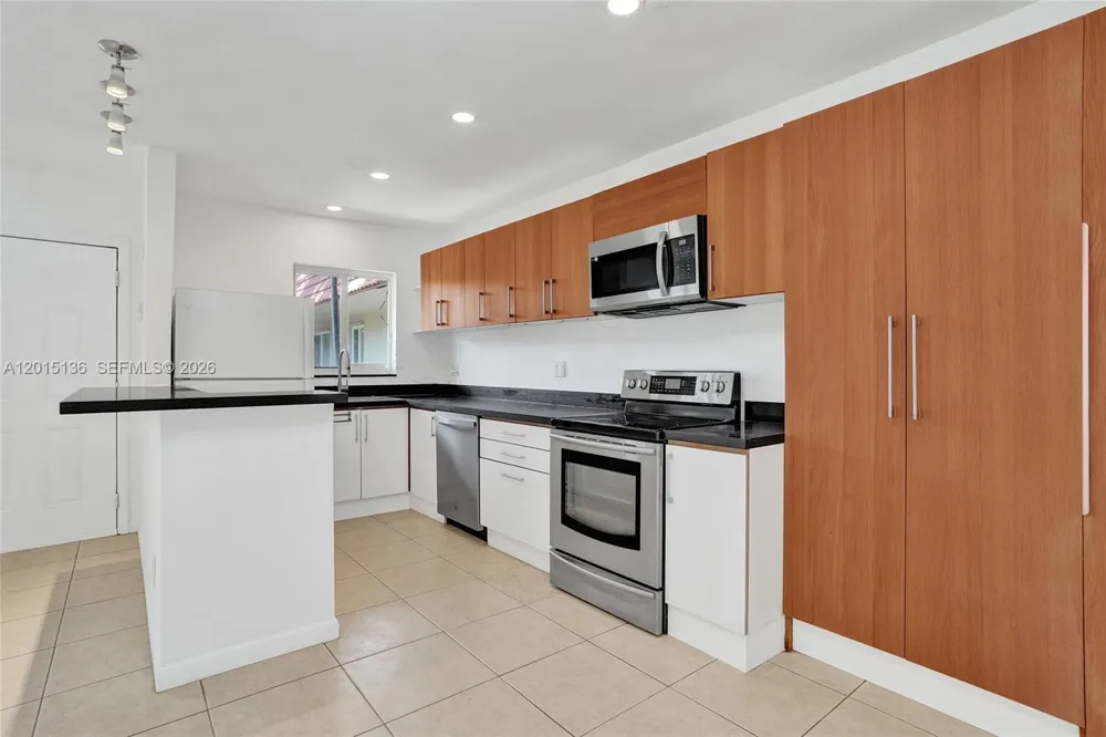 3050 NE 5th Ter #13 Wilton Manors, FL 33334