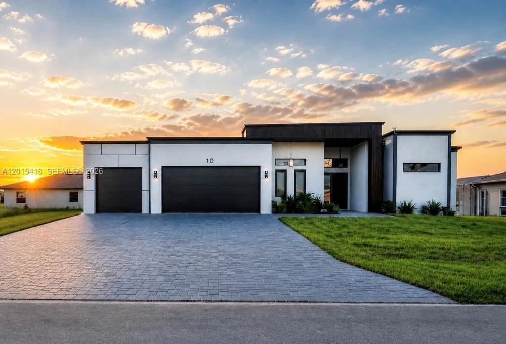 10 33rd PL Cape Coral, FL 33904