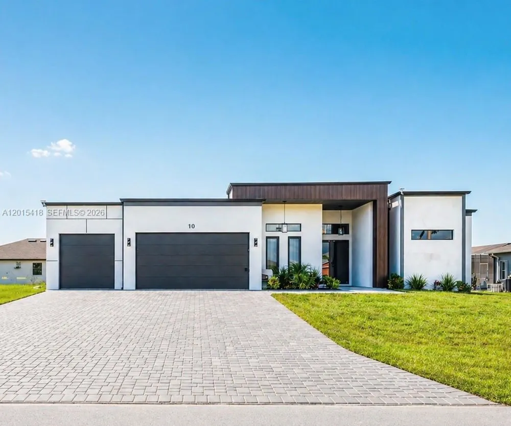 10 33rd PL Cape Coral, FL 33904