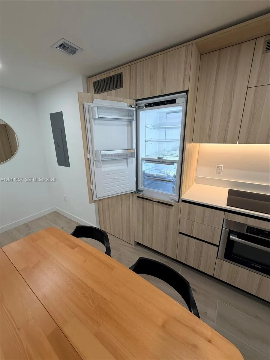 225 Miami av #907 Miami, FL 33128