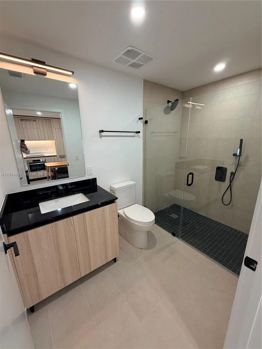 225 Miami av #907 Miami, FL 33128