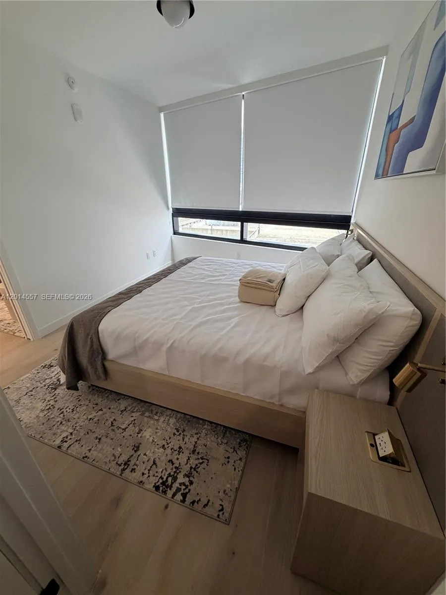 225 Miami av #907 Miami, FL 33128