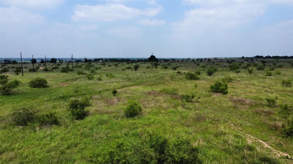 17 County Road 473 Thrall, TX 76578