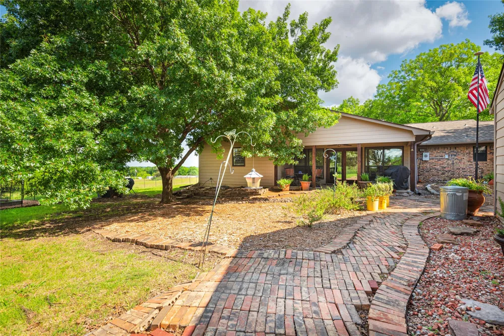 4142 County Road 1001 McKinney, TX 75071
