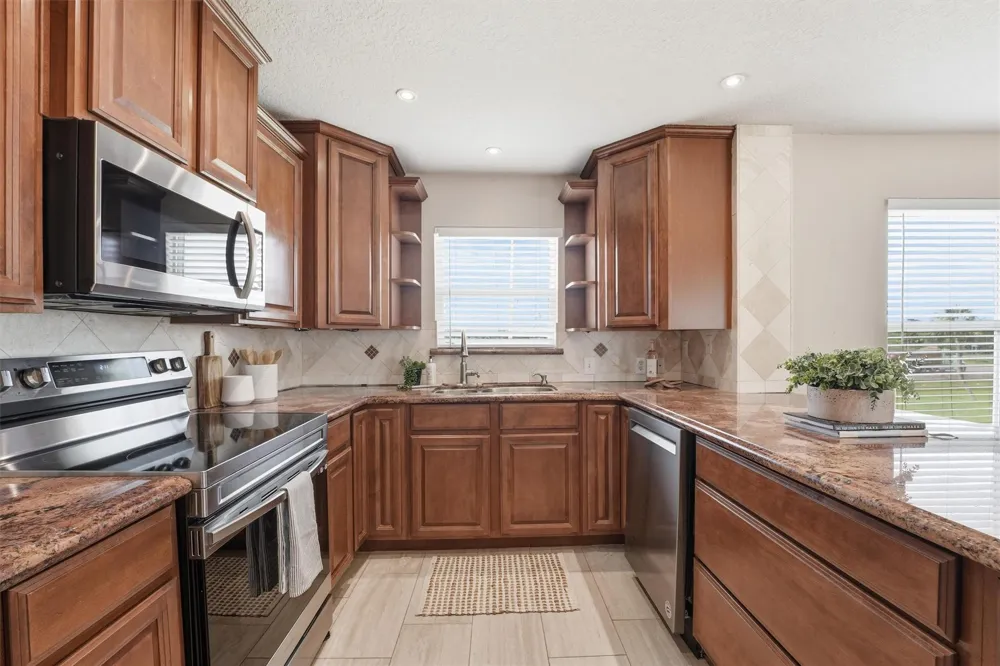 13684 Mutiny Lane Galveston, TX 77554