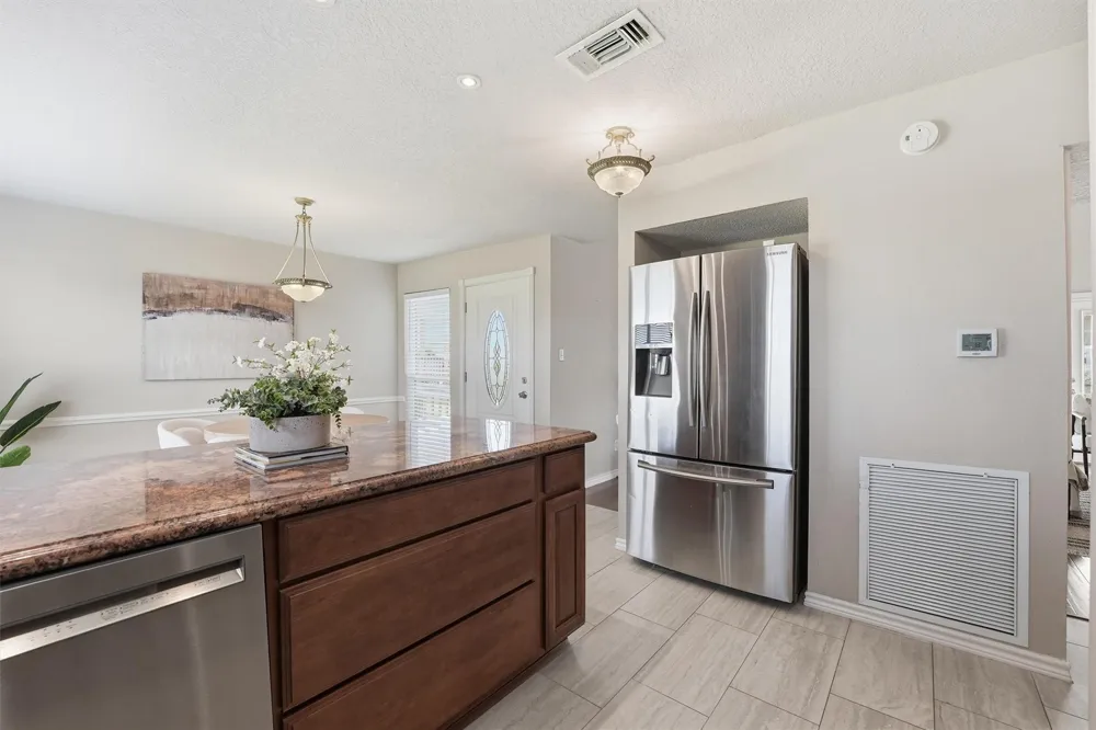 13684 Mutiny Lane Galveston, TX 77554