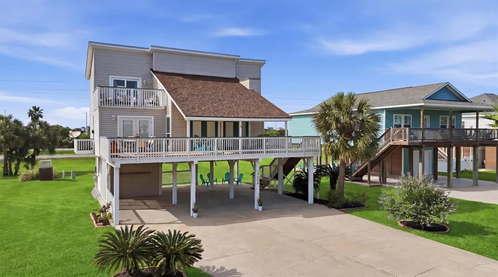 13684 Mutiny Lane Galveston, TX 77554