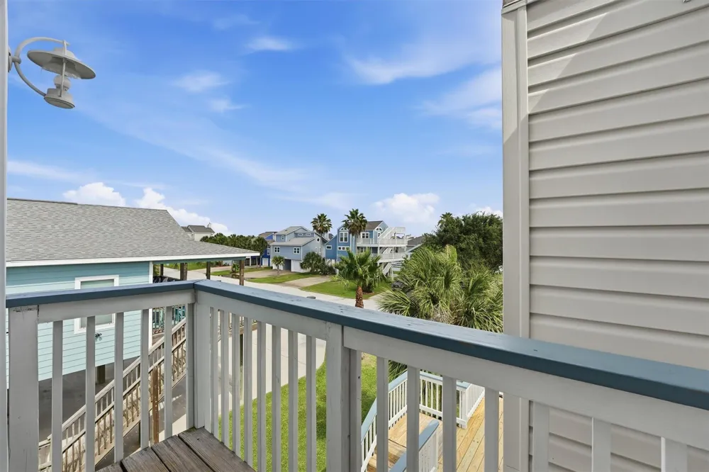 13684 Mutiny Lane Galveston, TX 77554
