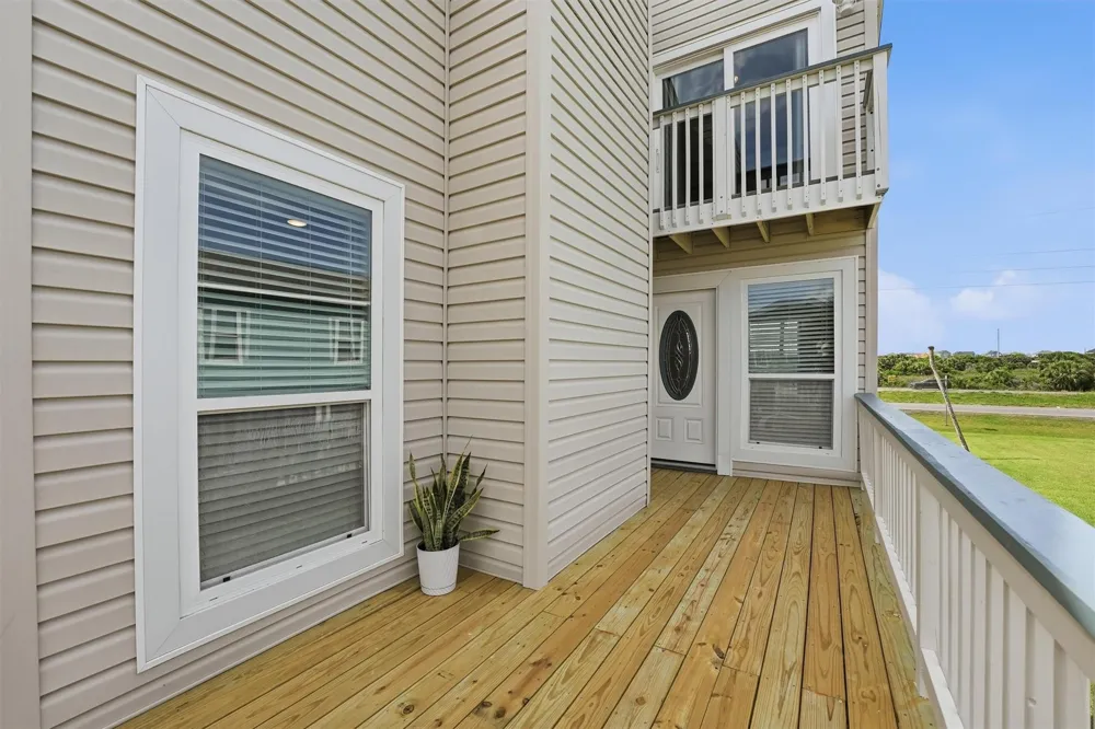 13684 Mutiny Lane Galveston, TX 77554