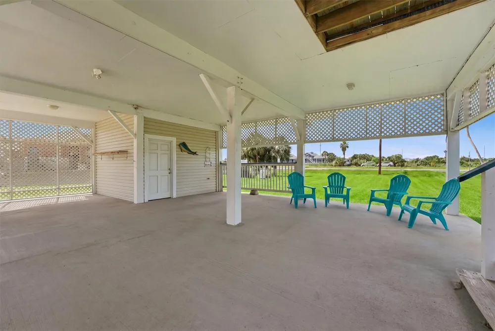 13684 Mutiny Lane Galveston, TX 77554